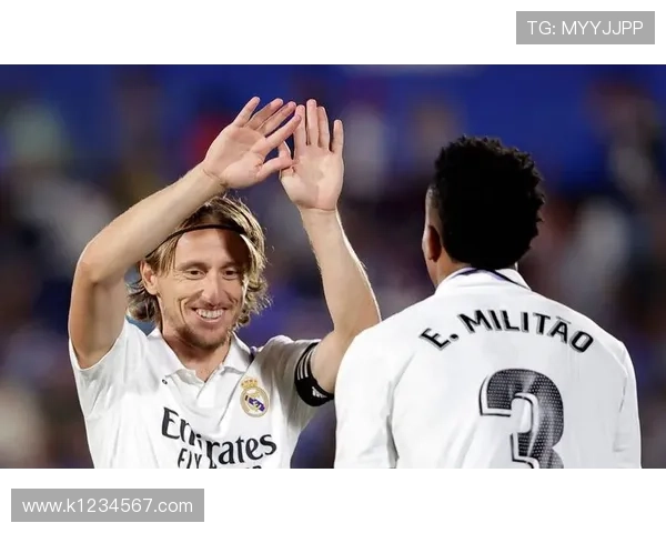 跟队记者莫德里奇金球入米兰馆